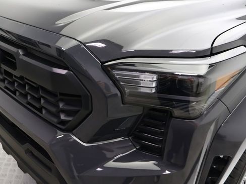 Certified 2025 Toyota Tacoma TRD Sport image 3