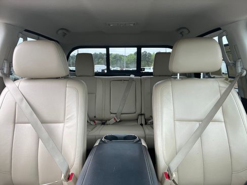 Used 2016 Nissan Titan SL image 29