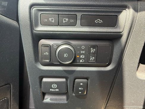 Used 2021 Ford F150 Lariat RWD image 12