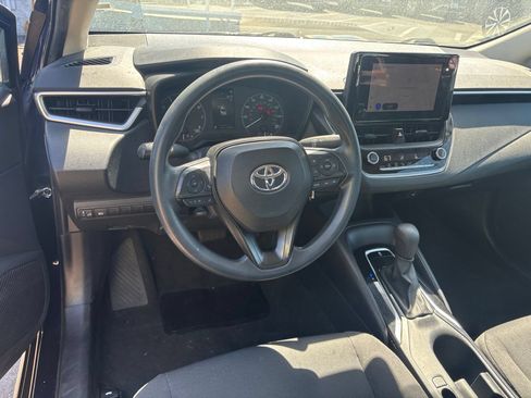 Used 2023 Toyota Corolla LE FWD image 4