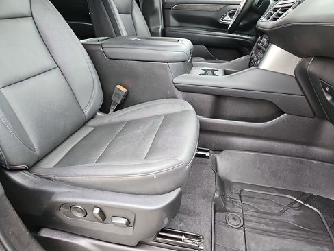 Used 2023 Chevrolet Tahoe Z71 w/ Luxury Package image 13