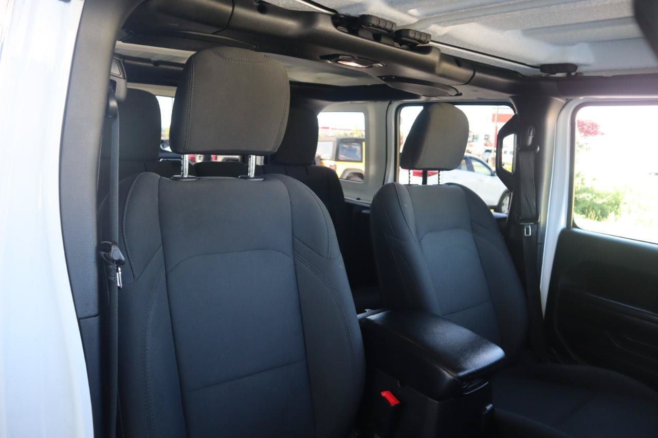 Used 2018 Jeep Wrangler Unlimited Sport S AWD/4WD image 35