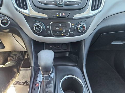 Used 2022 Chevrolet Equinox LS w/ LS Convenience Package AWD/4WD image 15