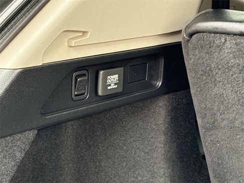 Used 2023 Acura MDX SH-AWD image 17