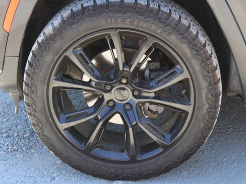 Used 2022 Jeep Grand Cherokee L Limited AWD/4WD image 8
