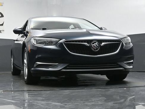 Used 2018 Buick Regal Preferred FWD image 3
