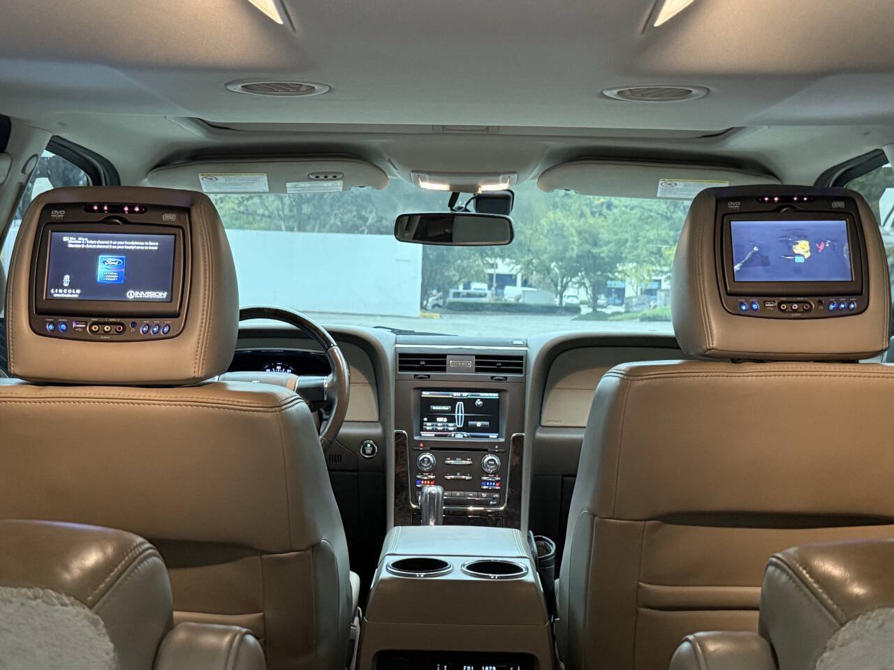 Used 2015 Lincoln Navigator 2WD image 3