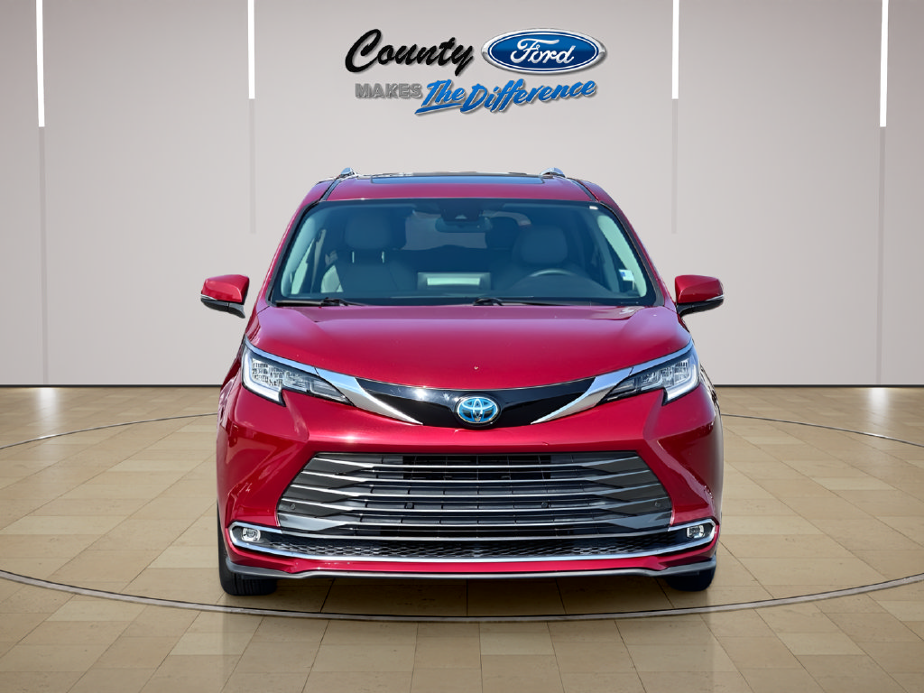 Used 2022 Toyota Sienna Limited FWD image 5