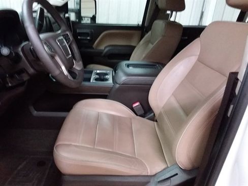Used 2018 GMC Sierra 2500 Denali w/ Duramax Plus Package AWD/4WD image 10