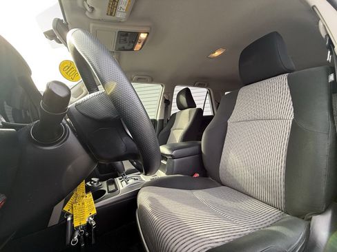 Used 2016 Toyota 4Runner SR5 image 26