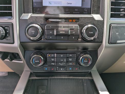 Used 2021 Ford F250 Lariat w/ Lariat Ultimate Package AWD/4WD image 24