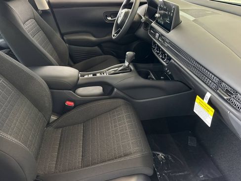 New 2026 Honda HR-V LX image 17
