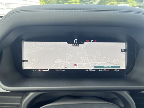 New 2025 Land Rover Defender 90 X-Dynamic SE image 14