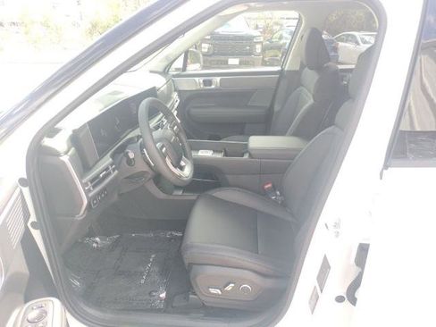 Used 2025 Hyundai Santa Fe SEL FWD image 31