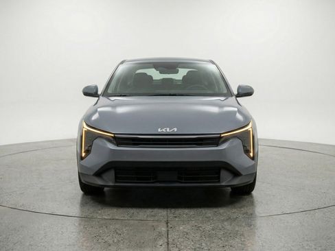 Used 2025 Kia K4 LXS image 2