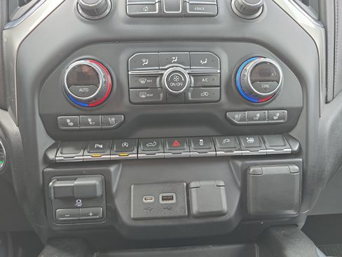 Used 2019 Chevrolet Silverado 1500 LTZ w/ LTZ Plus Package AWD/4WD image 28