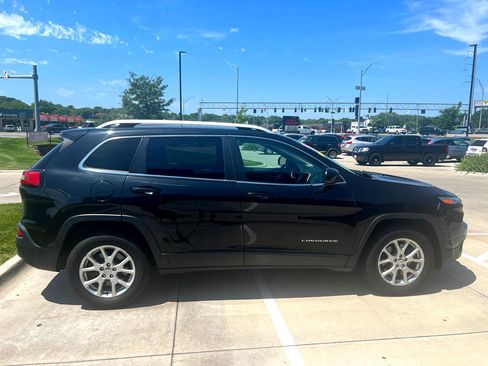 Used 2016 Jeep Cherokee Latitude image 5