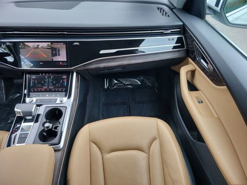Used 2021 Audi Q8 Premium Plus w/ Premium Plus Package AWD/4WD image 17