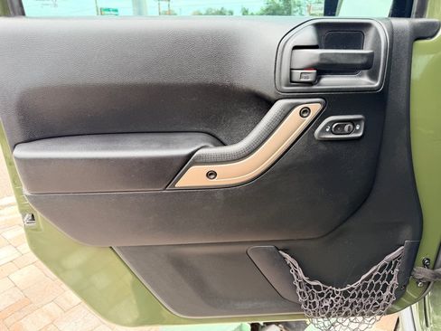 Used 2016 Jeep Wrangler Unlimited Sahara AWD/4WD image 25