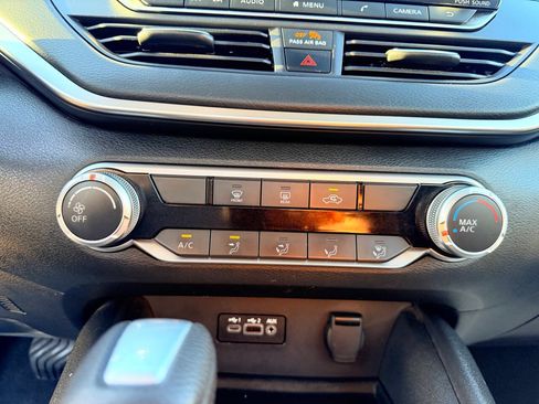 Used 2022 Nissan Altima 2.5 SV FWD image 13