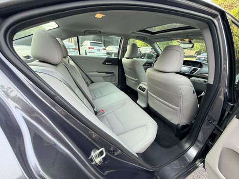Used 2017 Honda Accord EX-L image 12