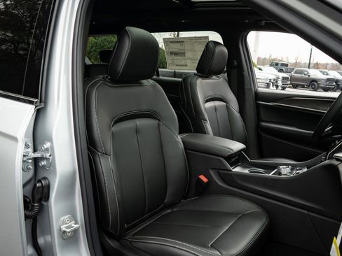 New 2025 Jeep Grand Cherokee L Limited AWD/4WD image 24