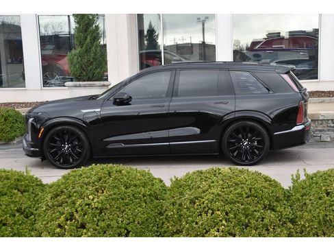 Certified 2026 Cadillac Vistiq Platinum image 7