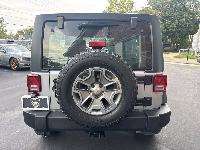 Used 2016 Jeep Wrangler Unlimited Sport w/ Connectivity Group AWD/4WD image 6