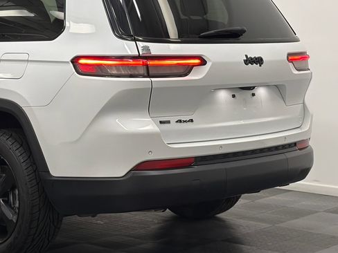Used 2021 Jeep Grand Cherokee L Laredo AWD/4WD image 7