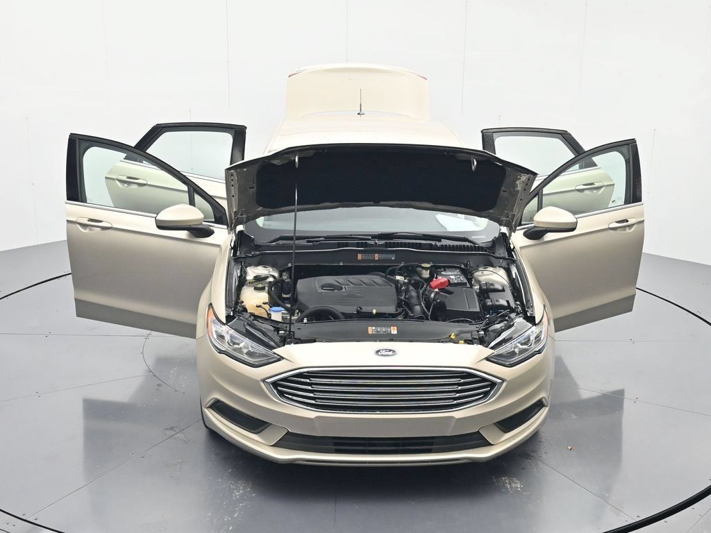Used 2018 Ford Fusion SE w/ Fusion SE Technology Package FWD image 45