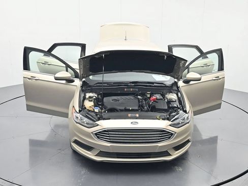 Used 2018 Ford Fusion SE w/ Fusion SE Technology Package FWD image 45