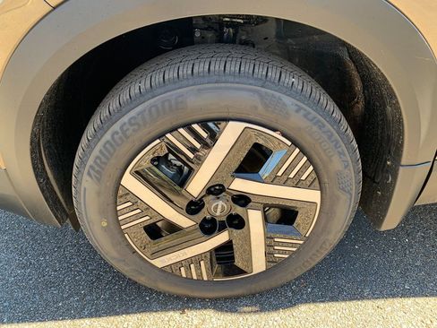 New 2026 Nissan Kicks SV w/ SV Premium Package image 6