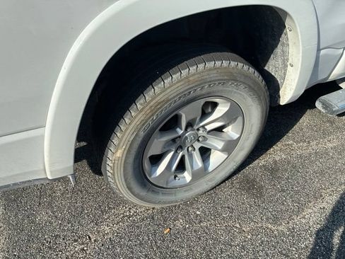 Used 2021 RAM 1500 Laramie AWD/4WD image 12