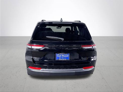 New 2026 Jeep Grand Cherokee Laredo image 7