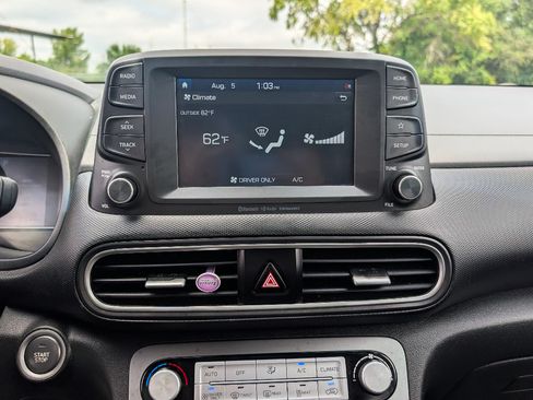 Used 2021 Hyundai Kona Limited FWD image 27