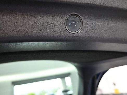 Used 2021 Tesla Model Y Long Range image 38