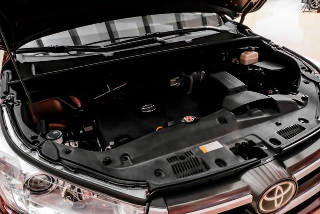 Used 2019 Toyota Highlander XLE FWD image 57
