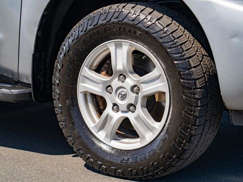 Used 2016 Toyota Sequoia SR5 AWD/4WD image 7