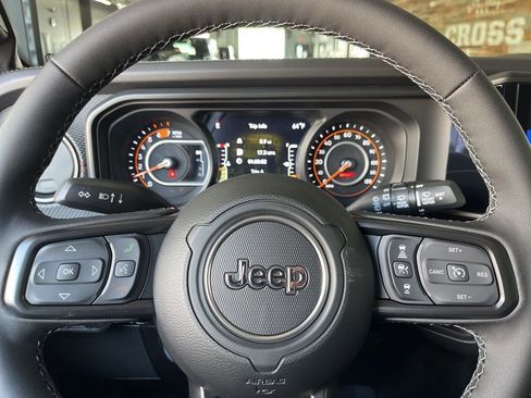 New 2026 Jeep Wrangler Unlimited Rubicon AWD/4WD image 31
