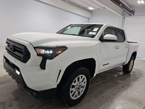 Used 2024 Toyota Tacoma SR5 image 1