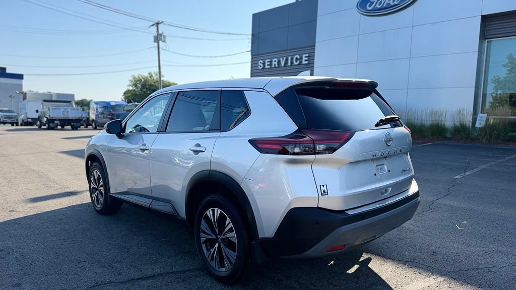 Used 2023 Nissan Rogue SV AWD/4WD image 5