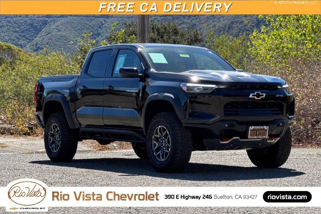 Used 2024 Chevrolet Colorado ZR2 w/ Safety Package AWD/4WD image 1