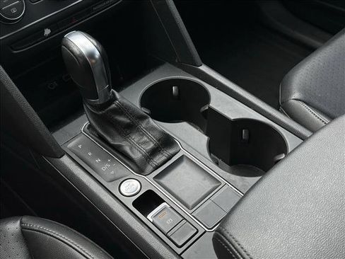 Used 2019 Volkswagen Atlas SE FWD image 16