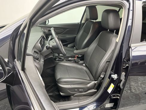 Certified 2022 Buick Encore Preferred w/ Safety Package image 9