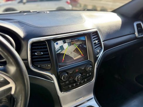 Used 2018 Jeep Grand Cherokee Limited image 22