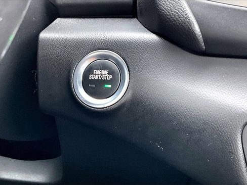 Used 2022 GMC Terrain SLT w/ Infotainment Package II image 27