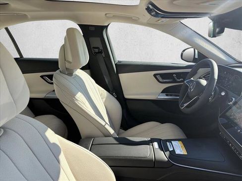 New 2026 Mercedes-Benz E 350 4MATIC Sedan image 23