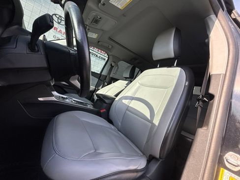 Used 2021 Ford Explorer XLT w/ Equipment Group 202A AWD/4WD image 11