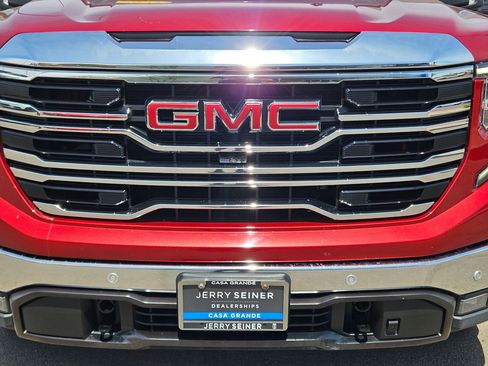 Certified 2022 GMC Sierra 1500 SLT w/ SLT Convenience Package AWD/4WD image 9