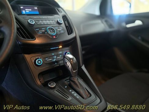 Used 2015 Ford Focus SE FWD image 18